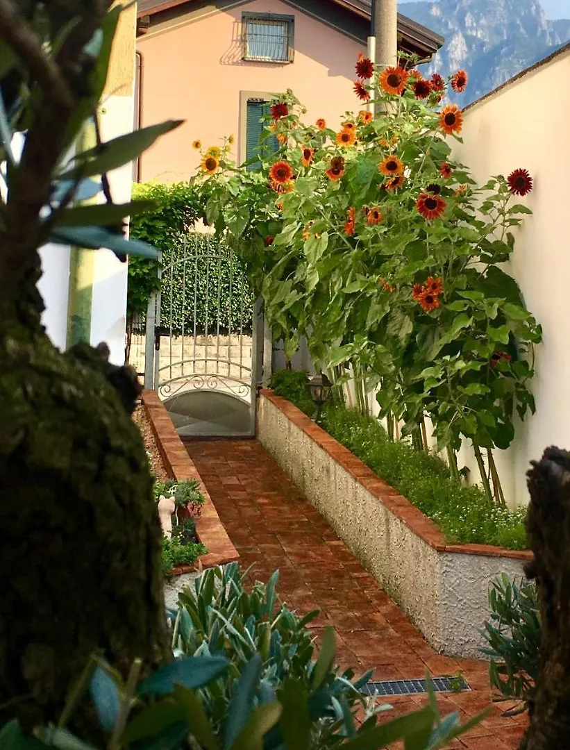 Borgo Dei Pescatori Lecco Hotel 0*,  Italy